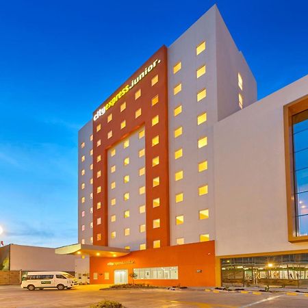 City Express Junior By Marriott Leon Centro De Convenciones Kültér fotó