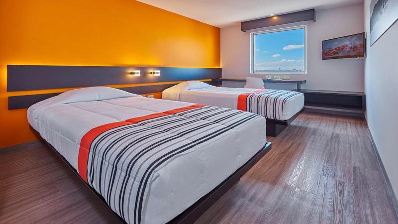 City Express Junior By Marriott Leon Centro De Convenciones Kültér fotó